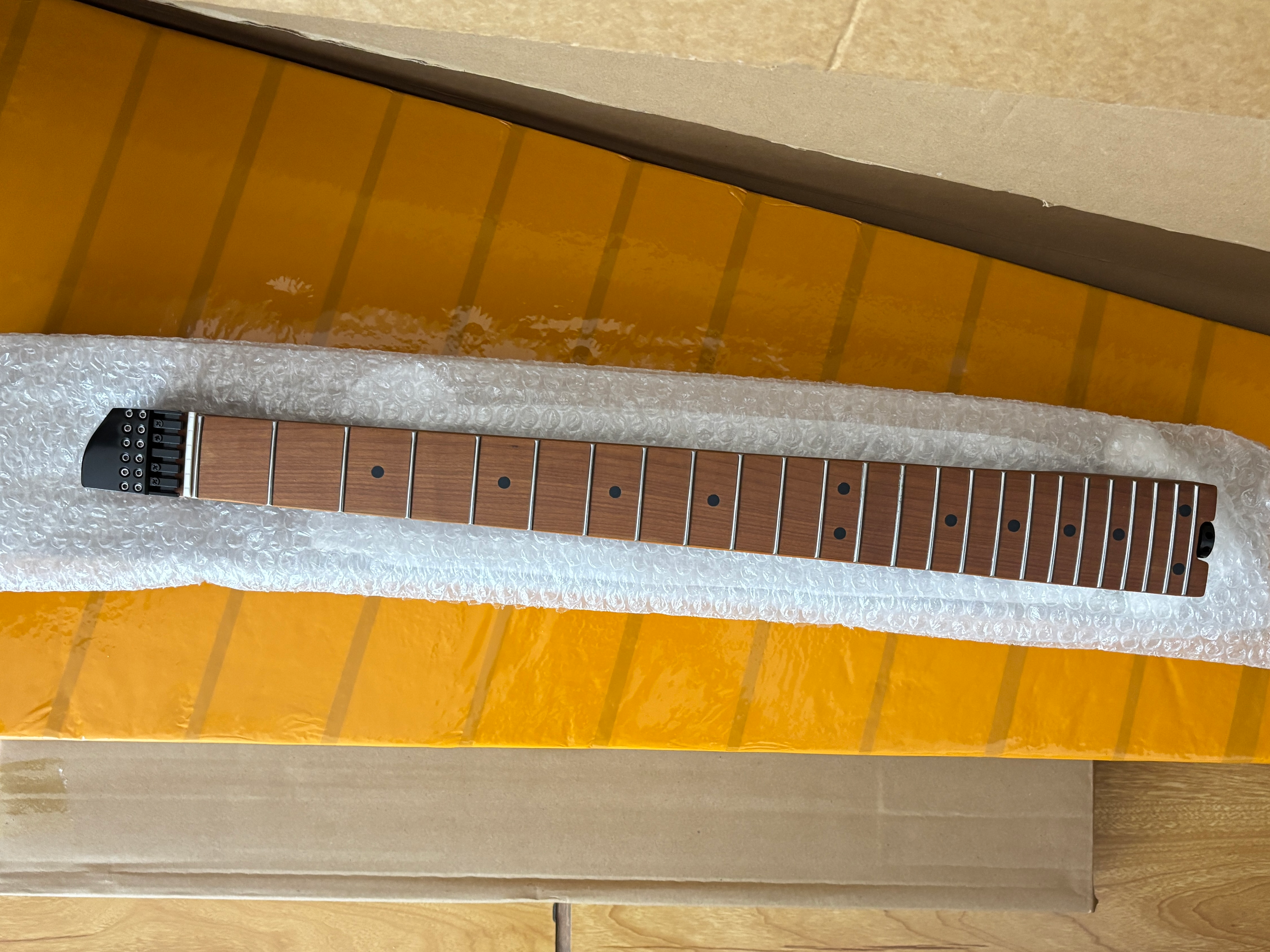 6-String Headless Roasted Maple Neck (DTN-004-02)